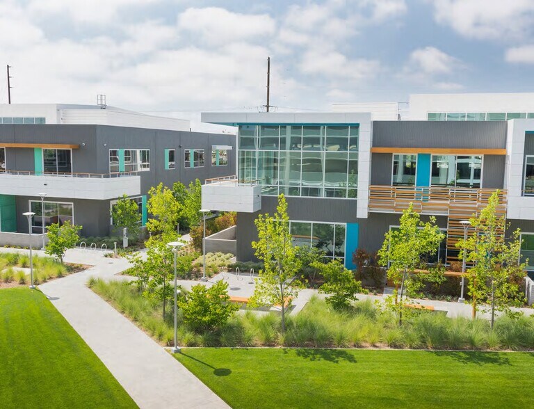 4800 Alla Rd, Los Angeles, CA à louer - Photo du bâtiment - Image 1 de 12