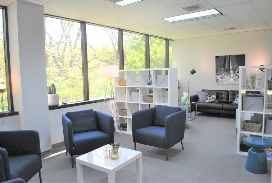 1200 E Putnam Ave, Riverside, CT for lease - Building Photo - Image 1 of 9