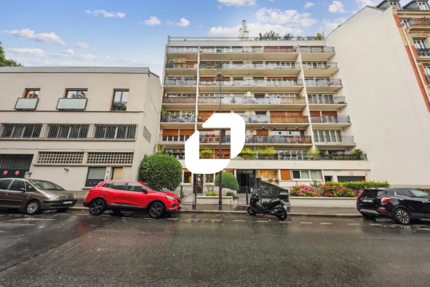 16 Rue Rottembourg, Paris for lease - Building Photo - Image 2 of 18