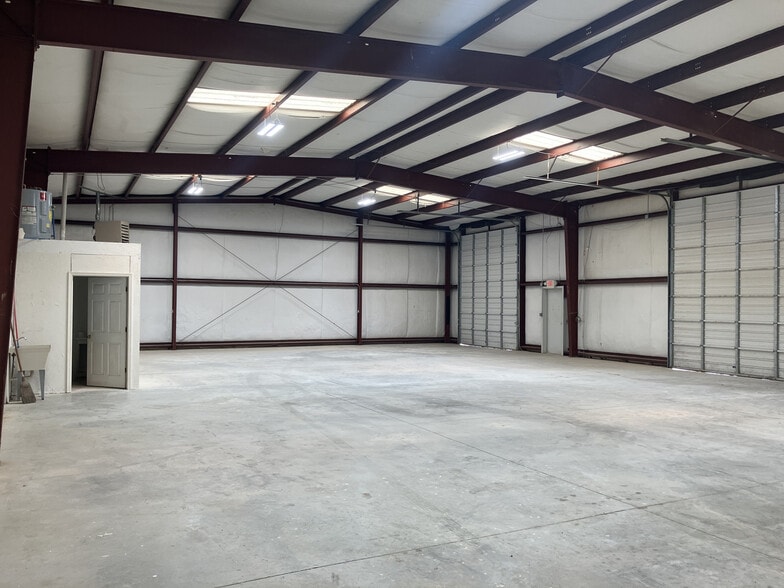 51 Pearl Industrial Ave, Hoschton, GA for lease - Interior Photo - Image 3 of 4