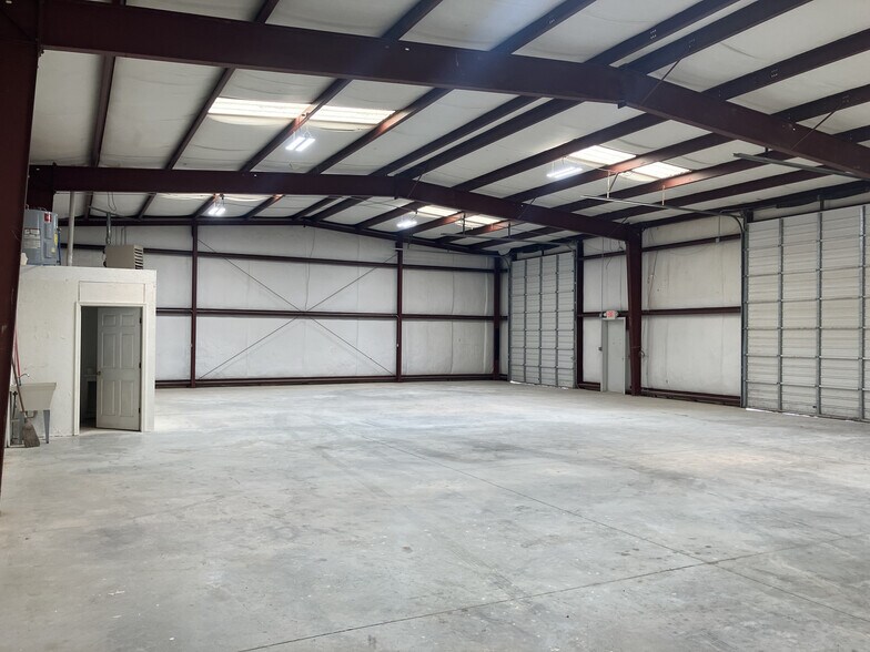 51 Pearl Industrial Ave, Hoschton, GA à vendre - Photo intérieure - Image 3 de 4