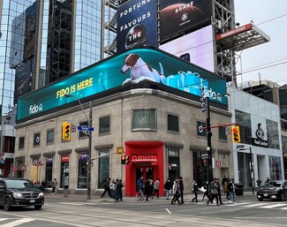 Plus de détails pour 302 Yonge St, Toronto, ON - Vente au détail à louer