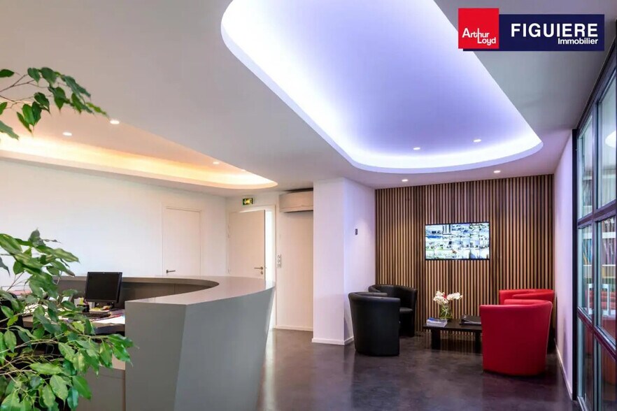 Bureau dans Éguilles à vendre - Photo du bâtiment - Image 2 de 10