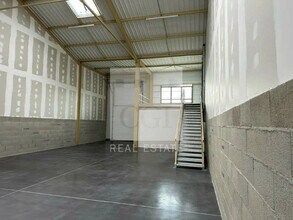 Local d'activités dans Bourgoin-Jallieu à vendre Photo intérieure- Image 1 de 14