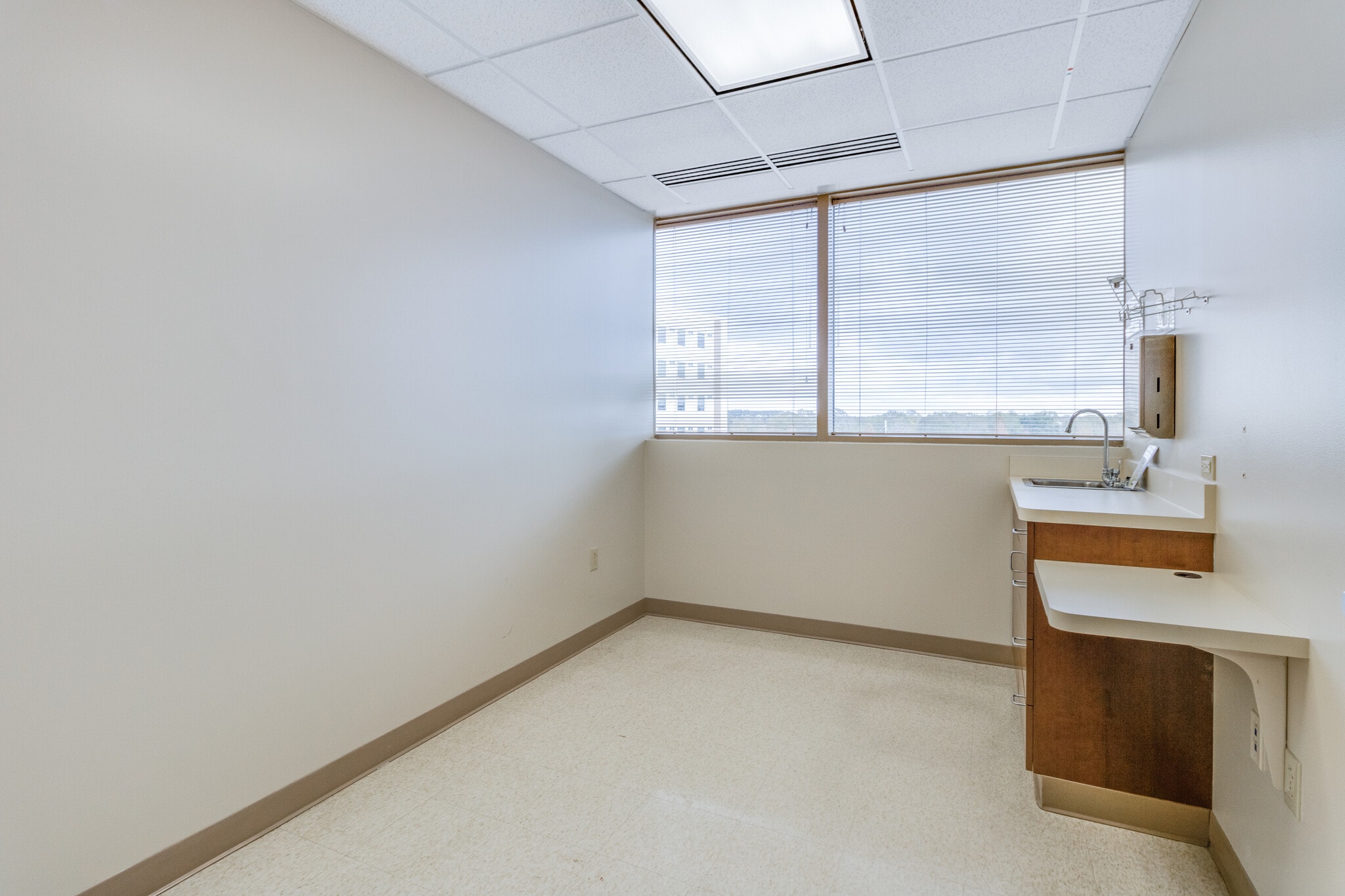 4809 Ambassador Caffery Pky, Lafayette, LA for lease Interior Photo- Image 1 of 6