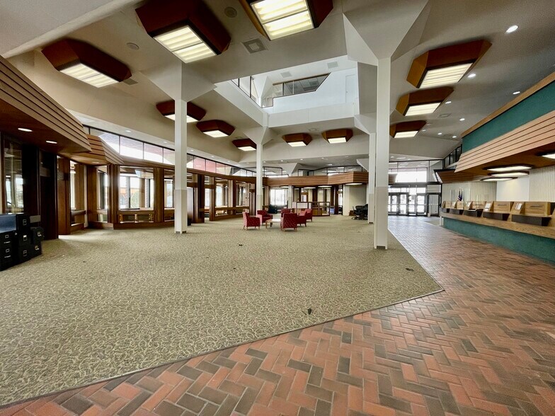 730 Center Ave, Moorhead, MN à vendre - Photo intérieure - Image 2 de 4