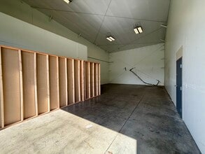 1007 S Pacific Hwy, Talent, OR for lease Interior Photo- Image 2 of 4