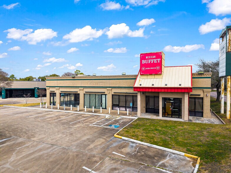 12501-12607 Gulf Fwy, Houston, TX à louer - Photo du bâtiment - Image 3 de 30