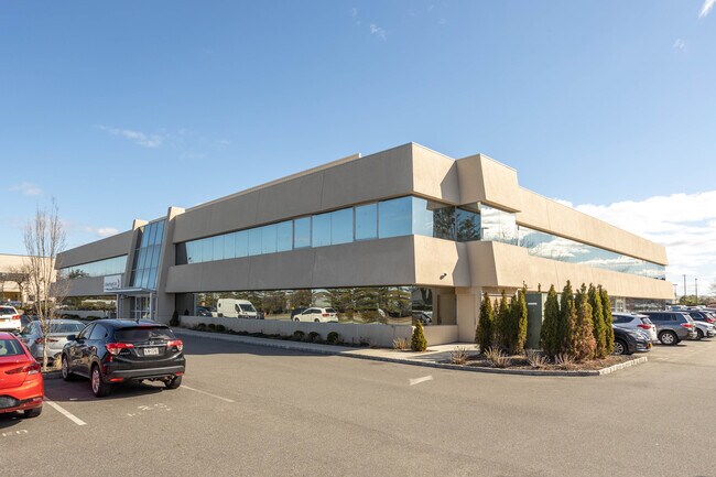 More details for 70 Charles Lindbergh Blvd, Uniondale, NY - Office, Office/Medical for Lease