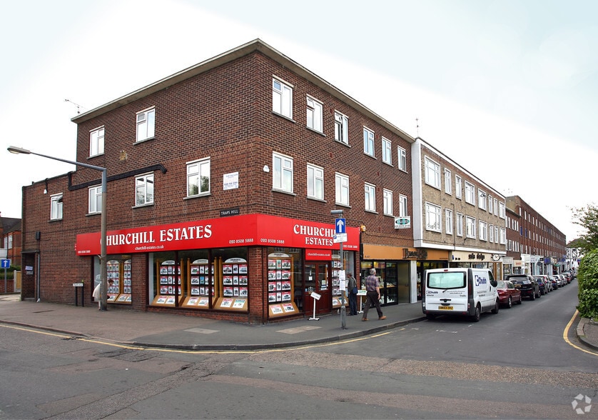 295-309 High Road, Loughton, Essex, IG10 portfolio of 6 properties for sale on LoopNet.ca - Primary Photo - Image 2 of 7
