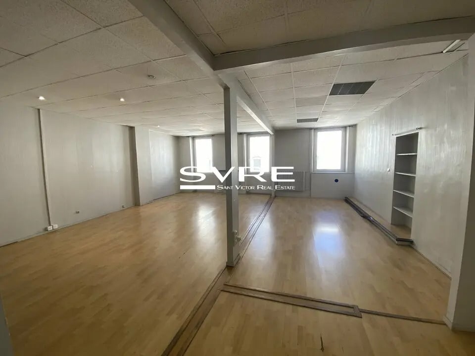 Office in Marseille for lease Interior Photo- Image 1 of 10