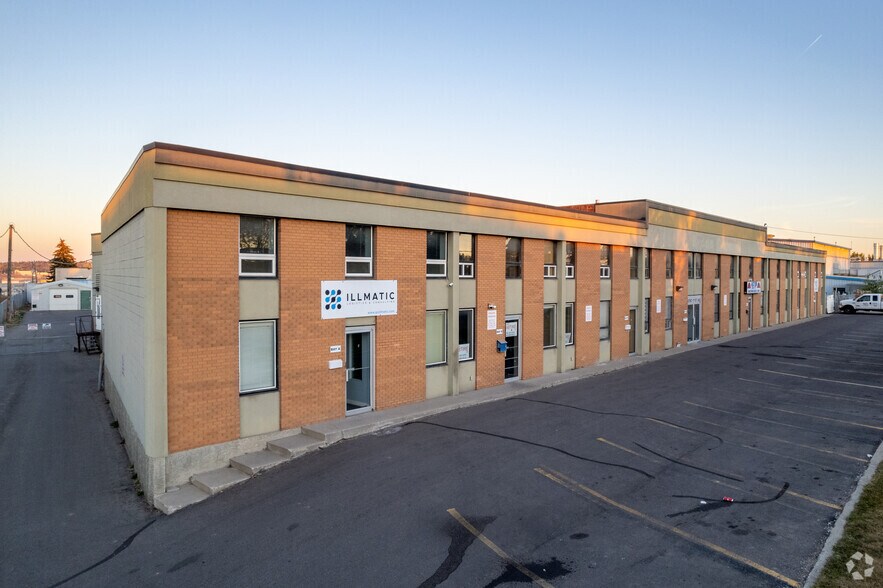 4215 11th St NE, Calgary, AB à vendre - Photo principale - Image 1 de 1