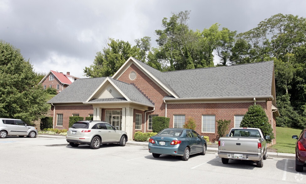 118 E Meeting St, Dandridge, TN for lease - Building Photo - Image 3 of 4