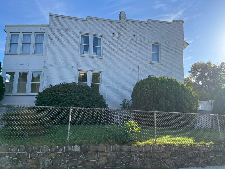 5 Barney Cir SE, Washington, DC for lease - Building Photo - Image 2 of 75