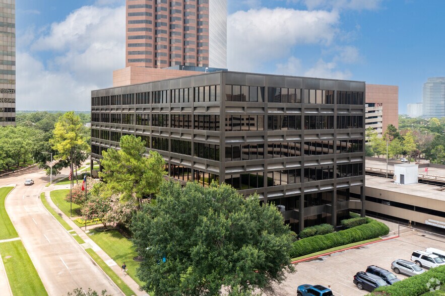 1717 St. James Place, Houston, TX à louer - Photo du bâtiment - Image 2 de 23