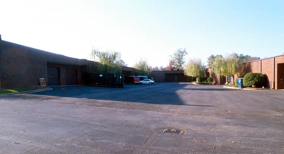 1600 Oakbrook Dr, Norcross, GA à louer - Autre - Image 2 de 8