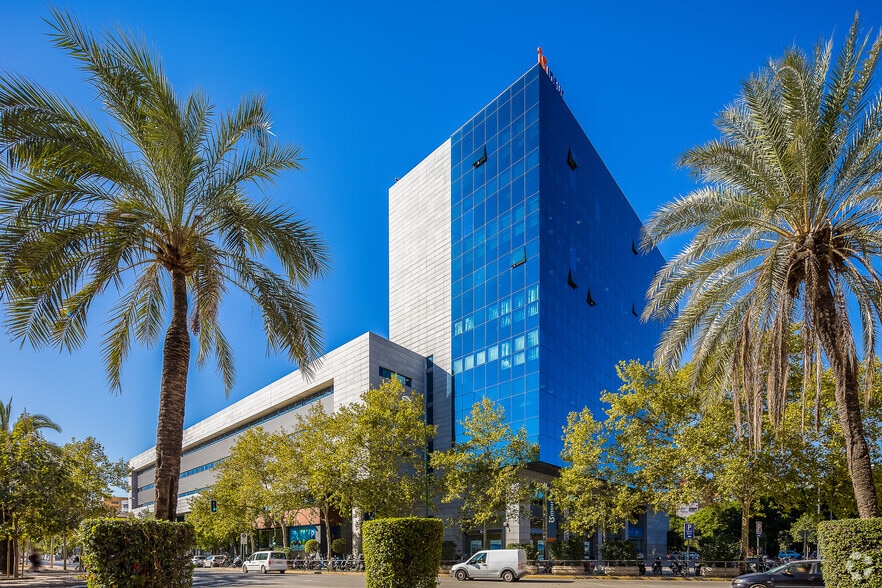 Avenida Diego Martínez Barrio, 10, Sevilla, Sevilla for lease - Building Photo - Image 2 of 7