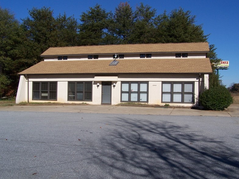 208 Oak Forest Rd, Spartanburg, SC for lease - Primary Photo - Image 1 of 5