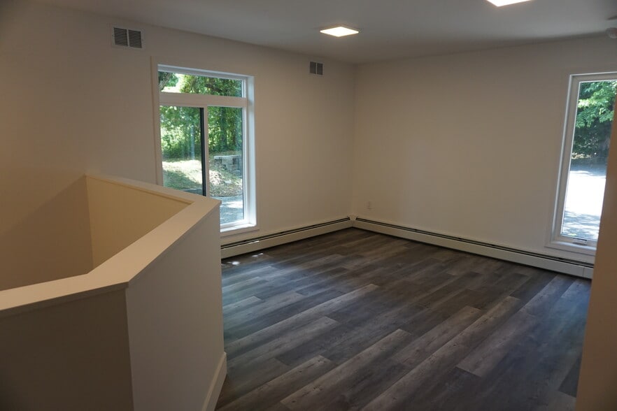 149 S Grand Ave, Poughkeepsie, NY à vendre - Photo du bâtiment - Image 2 de 9