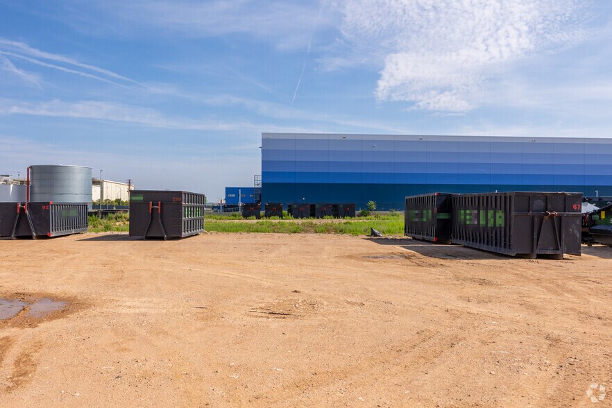 Avenida de Cristóbal Colón, 232, Guadalajara, Guadalajara à vendre - Photo du bâtiment - Image 2 de 19