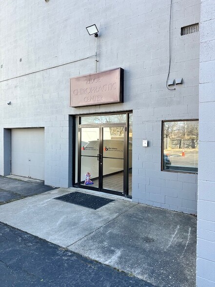 2844-2850 W Ridge Rd, Rochester, NY à louer - Photo du bâtiment - Image 2 de 16