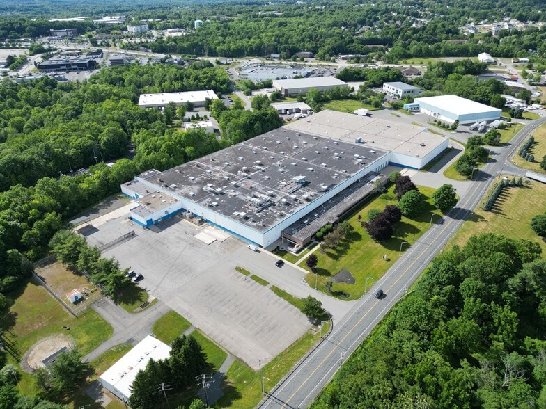 95 Ballard Rd, Middletown, NY for lease - Building Photo - Image 2 of 6