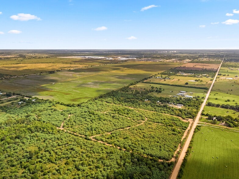 3346 Orange Hill Rd, Sealy, TX for sale - Building Photo - Image 2 of 17