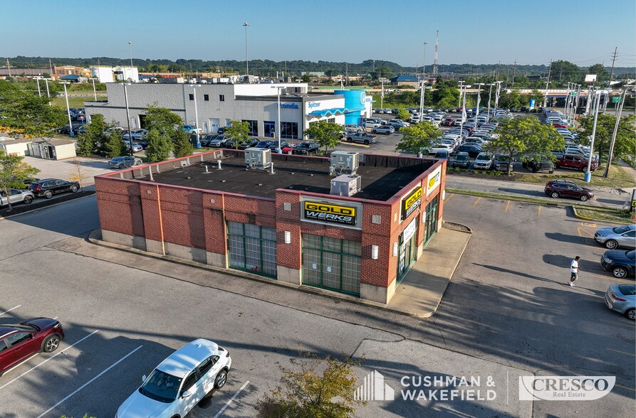 893-899 E 200th St, Euclid, OH à louer - Photo du bâtiment - Image 3 de 4