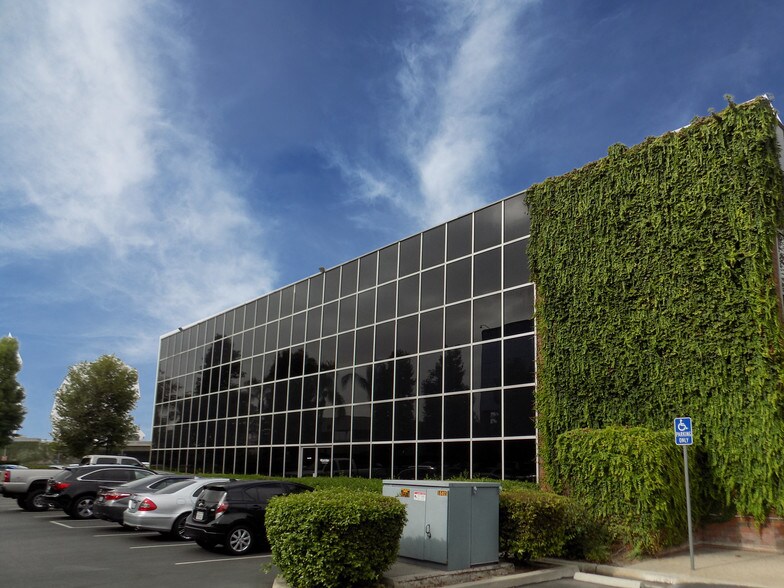 2040 S Santa Cruz St, Anaheim, CA à louer - Autre - Image 3 de 25