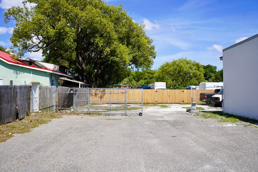 3003 N Nebraska Ave, Tampa, FL à louer - Photo du bâtiment - Image 3 de 16