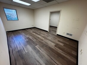 10200 Sepulveda Blvd, Mission Hills, CA for lease Interior Photo- Image 2 of 4
