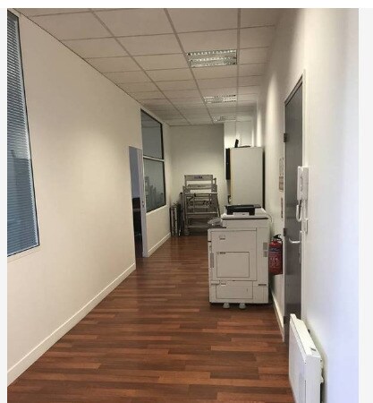Bureau dans Saint-Ouen-sur-Seine à louer - Photo intérieure - Image 1 de 7