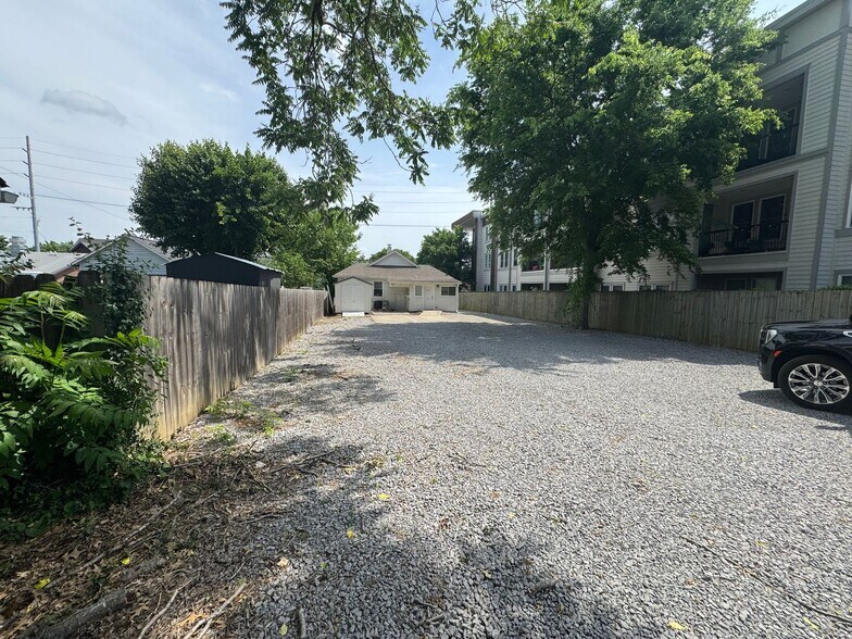 1321 3rd Ave N, Nashville, TN à vendre - Photo du bâtiment - Image 3 de 7