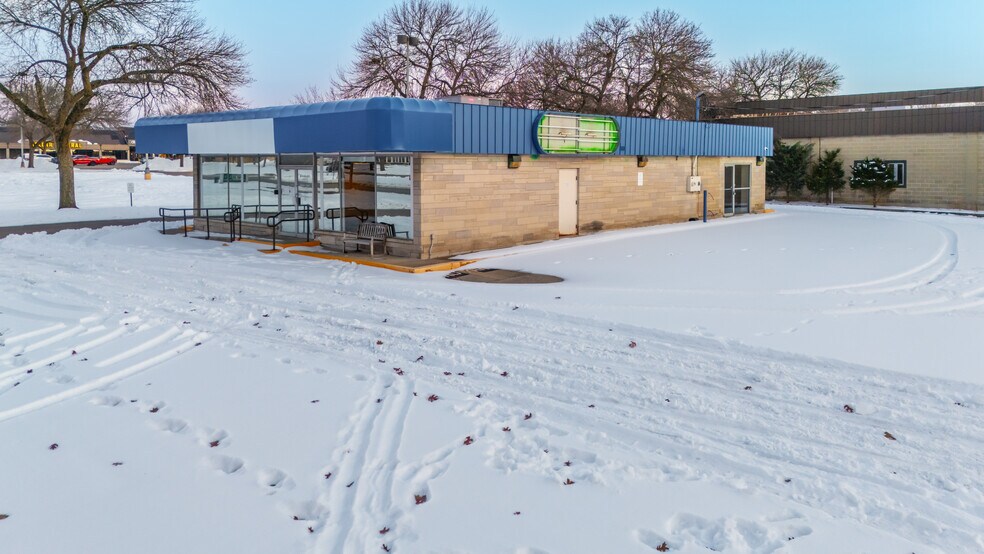 2800 Poplar St, Terre Haute, IN for sale - Building Photo - Image 2 of 19