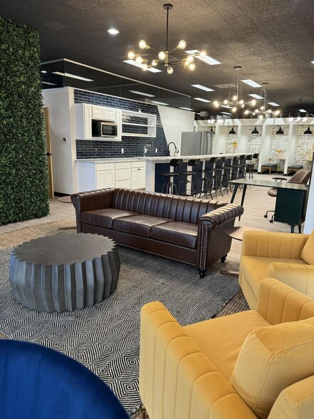 181 E Center St, Marion, OH for lease - Interior Photo - Image 2 of 18