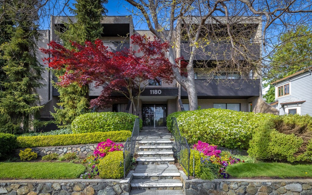 1180 Fort St, Victoria, BC à vendre Photo du bâtiment- Image 1 de 6