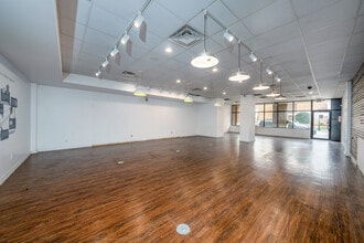 2465-2477 N High St, Columbus, OH for lease Interior Photo- Image 2 of 4