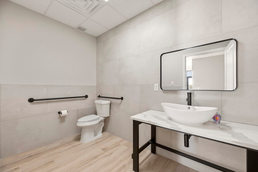 17985 Shaw Rd, Cypress, TX for lease - Interior Photo - Image 3 of 6