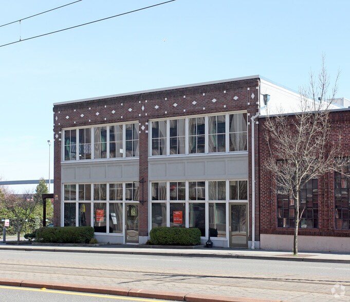 2111 Pacific Ave, Tacoma, WA à louer - Photo principale - Image 1 de 11