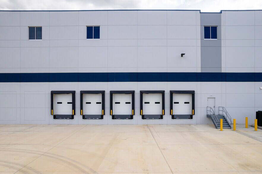 332 S 17th St, Camden, NJ à louer - Photo du bâtiment - Image 2 de 28