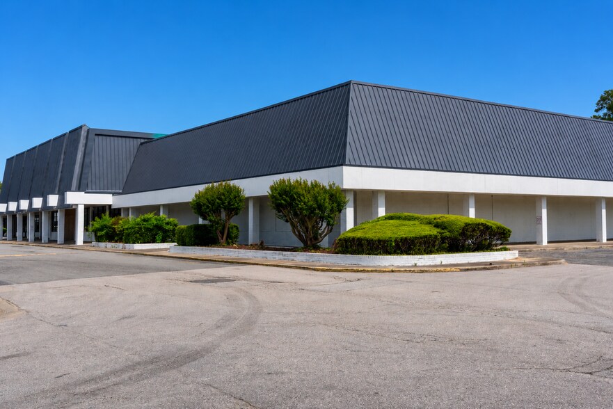 2449-2475 US-117 S, Goldsboro, NC à louer - Photo du bâtiment - Image 3 de 5