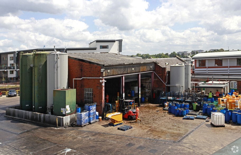 Royal Crescent Rd, Southampton for sale - Building Photo - Image 3 of 3