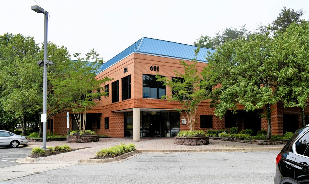 601 Post Office Rd, Waldorf, MD à vendre - Photo du bâtiment - Image 1 de 1