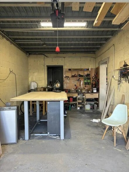 Flex in Le Pontet for lease - Building Photo - Image 3 of 7