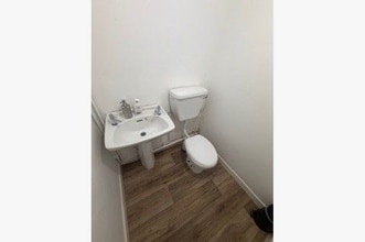 10 North Albert St, Fleetwood for lease Interior Photo- Image 2 of 6