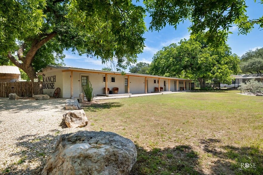 20290 Playland Park, Christoval, TX à vendre - Photo du bâtiment - Image 2 de 21