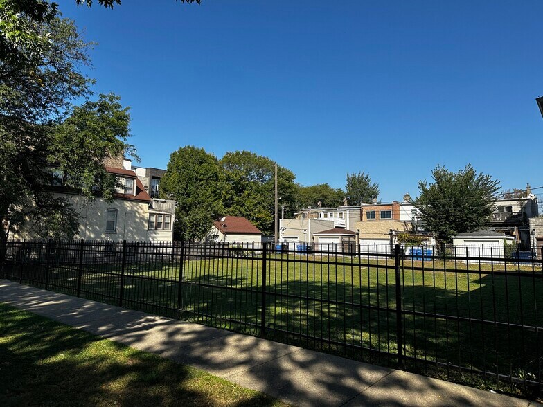 2326-34 W Montana st, Chicago, IL for sale - Primary Photo - Image 1 of 2