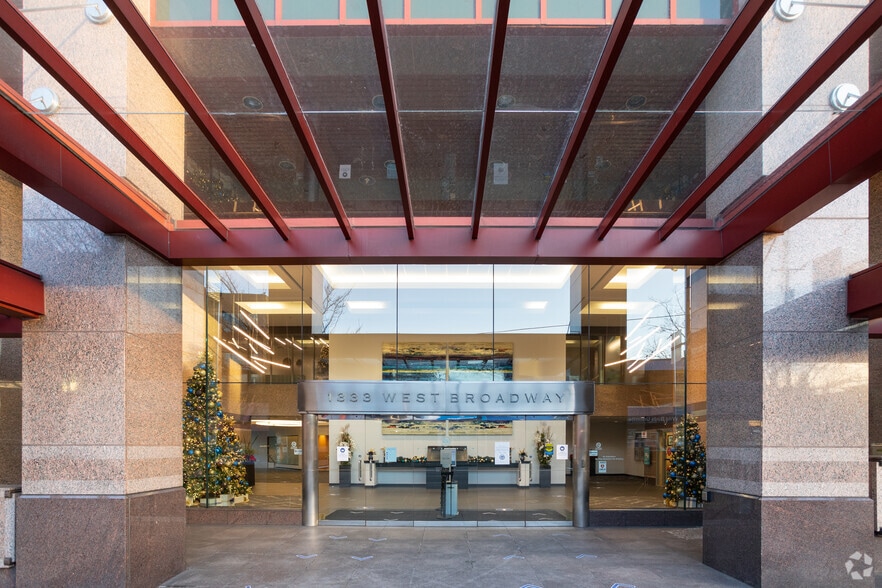 1333 W Broadway, Vancouver, BC for lease - Primary Photo - Image 1 of 5