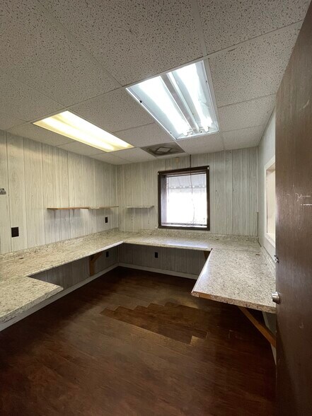 2160 Thomas Sumter Hwy, Sumter, SC à louer - Photo intérieure - Image 2 de 12