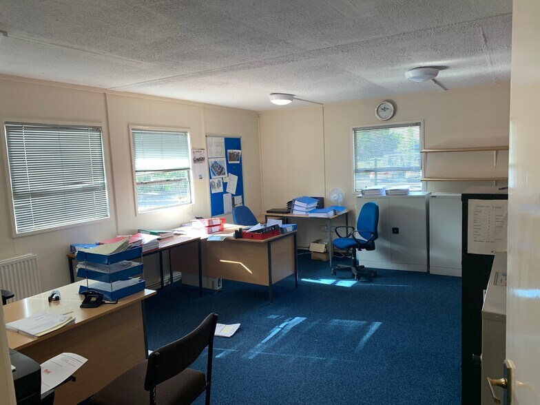 7 Law Pl, East Kilbride à louer - Photo du bâtiment - Image 3 de 9